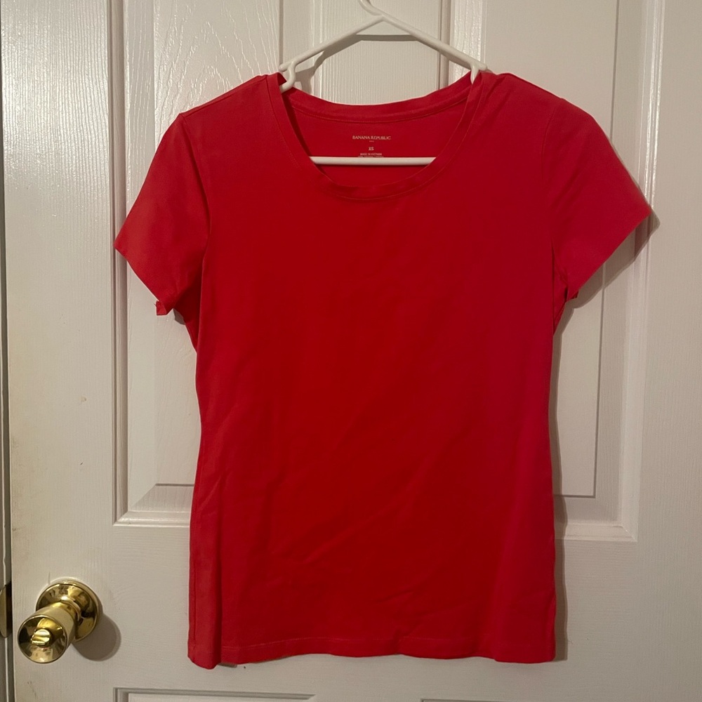 BUNDLE Salmon AND Grey Banana Republic T-Shirts